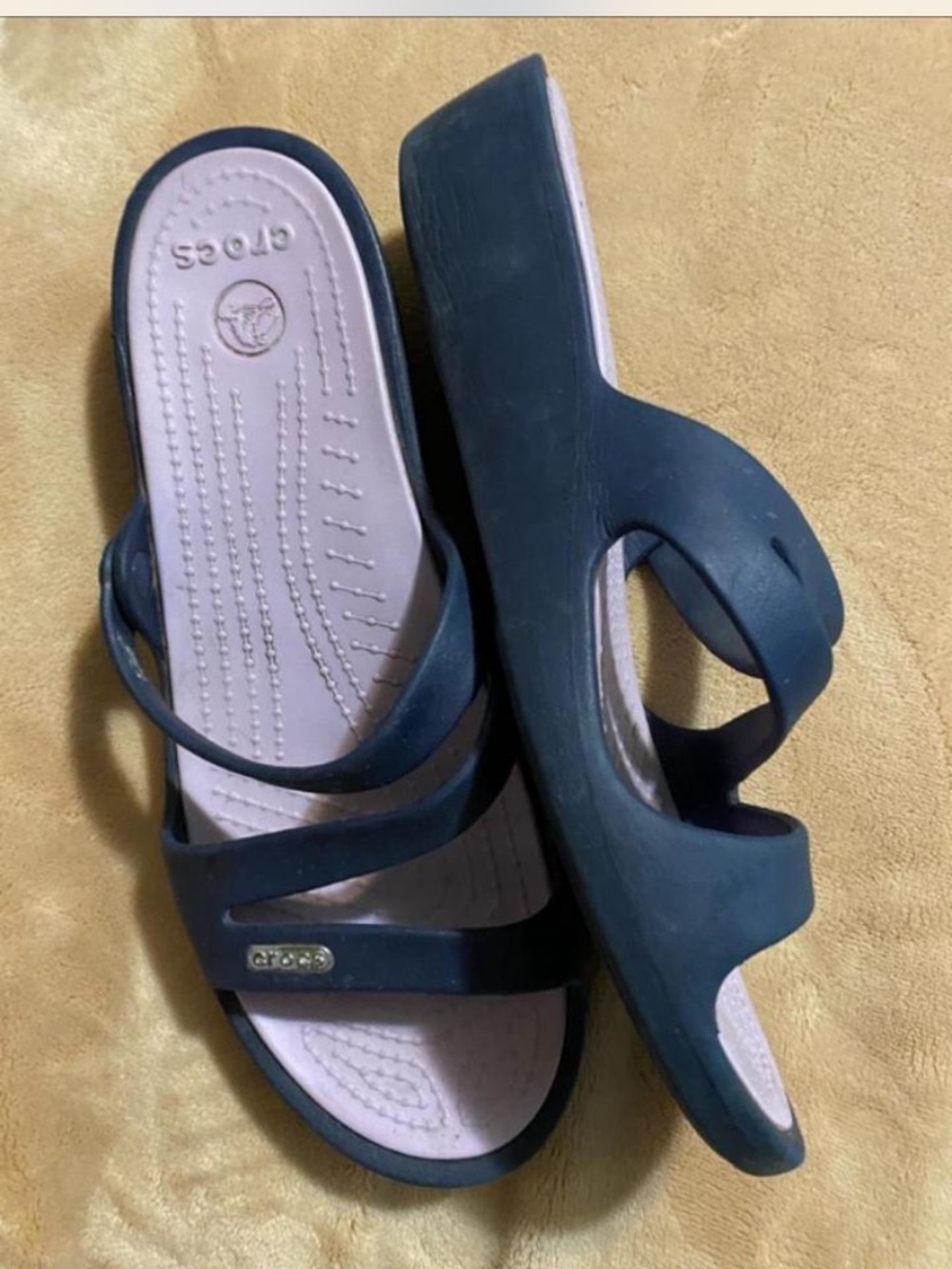 CROCS Women’s Dark Blue Platform Sandals Sz 9
